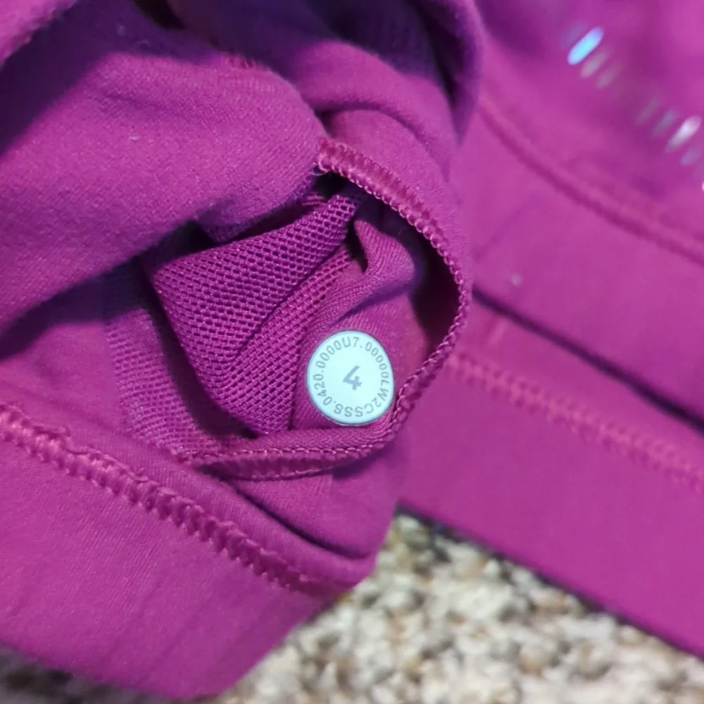Lululemon Reflective Sports Bra - Picture 4 of 4
